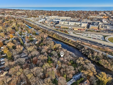 5686 N River Forest Dr, Milwaukee, WI 53209 - photo 6