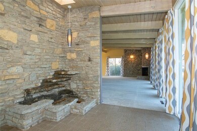 3370 Grove Pkwy, Columbus, IN 47203 - photo 5