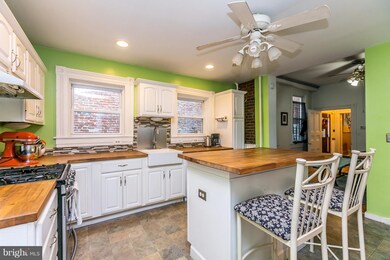 814 Hollins St, Baltimore, MD 21201 - photo 7