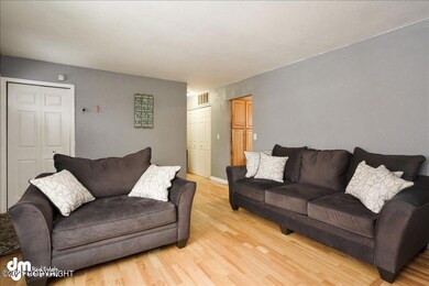 05-Living Room_ELK01081
