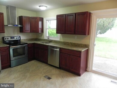 90 Hazelwood Cir, Willingboro, NJ 08046 - photo 5