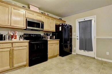 516 W Crawford St, Denison, TX 75020 - photo 6