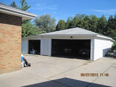 9043 Hess Dr, Highland, IN 46322 - photo 3