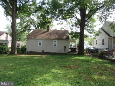 7720 Emerson Rd, Hyattsville, MD 20784 - photo 3