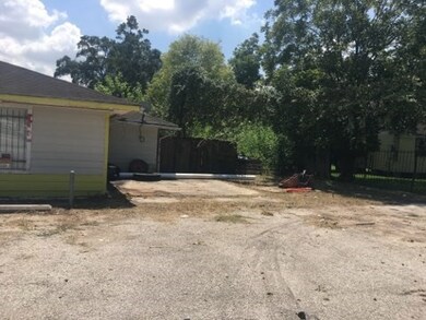 1719 W Little York Rd, Houston, TX 77091 - photo 2