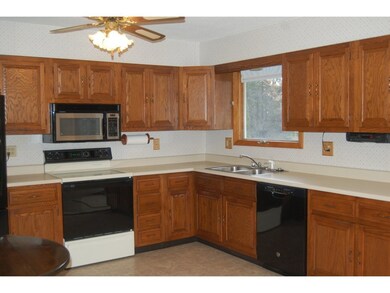 410 Hullcrest Rd, Shelburne, VT 05482 - photo 5