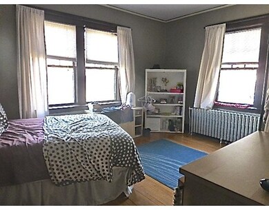 174 Winthrop Rd unit 4, Brookline, MA 02445 - photo 7