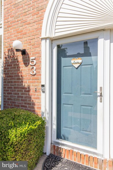 53 Pamela Ct unit 318, Levittown, PA 19057 - photo 3
