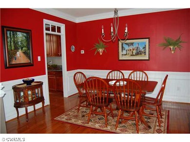 Dining Room - Gorgeous mouldings, hardwood floors,