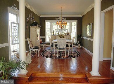 6209 Point Cir, Centreville, VA 20120 - photo 3