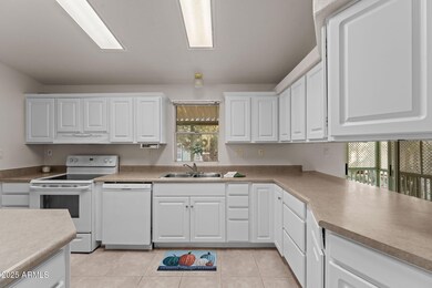 23117 W Staghorn Ln, Congress, AZ 85332 - photo 4