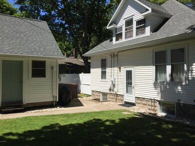 Space Between house and garage
