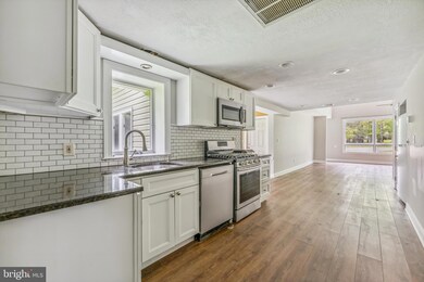 21 Harold Ave, Trenton, NJ 08618 - photo 5