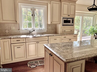 444 Waynesbrooke Rd unit 121, Berwyn, PA 19312 - photo 6