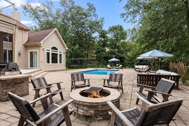 51323 Erich Ln, New Buffalo, MI 49117 - photo 2