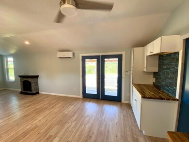 649 Lois Cir, Granbury, TX 76049 - photo 7