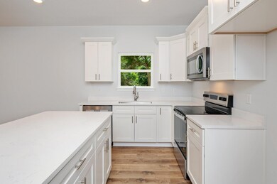 579 Brock Ave, Crestview, FL 32539 - photo 7