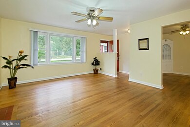 3461 Washington Dr, Falls Church, VA 22041 - photo 4