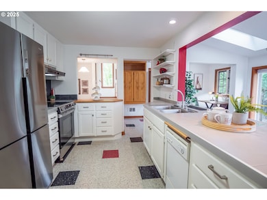 2346 Monroe St, Eugene, OR 97405 - photo 5