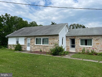 1201 Pottsville Pike unit A, Shoemakersville, PA 19555 - photo 2