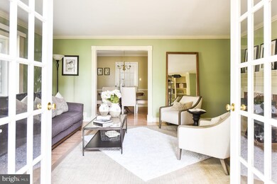 408 Cloverway Dr, Alexandria, VA 22314 - photo 2