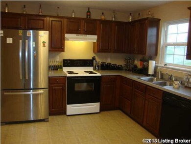 10609 Evanwood Dr, Louisville, KY 40228 - photo 5