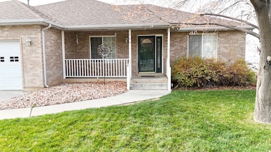 260 S Center St, Santaquin, UT 84655 - photo 2