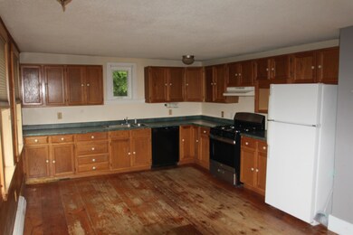 893 2nd Nh Turnpike, Claremont, NH 03743 - photo 4