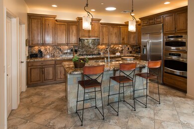 Kitchen/Breakfast Bar