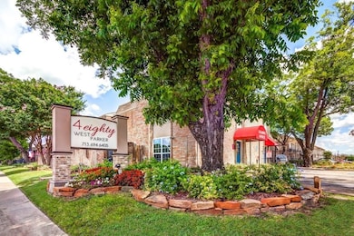 480 W Parker Rd unit 138, Houston, TX 77091 - photo 2