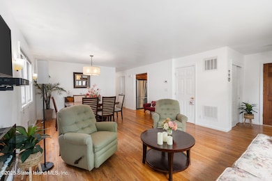 240 Alter Ave, Staten Island, NY 10305 - photo 3