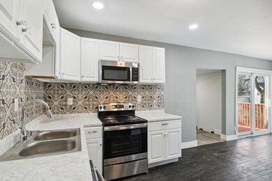 16-104-S-Lowe-St-Dowagiac-MI-46047-Windo