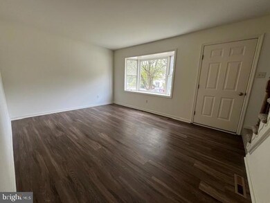 516 Hemsing Cir, Souderton, PA 18964 - photo 2