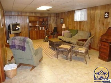 1745 SW Randolph Ave, Topeka, KS 66604 - photo 7