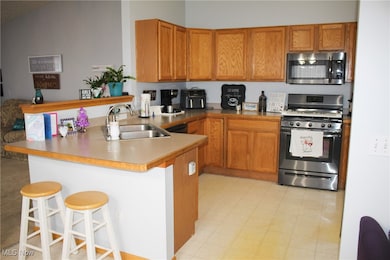 1201 Chaucer Cir, Akron, OH 44312 - photo 3