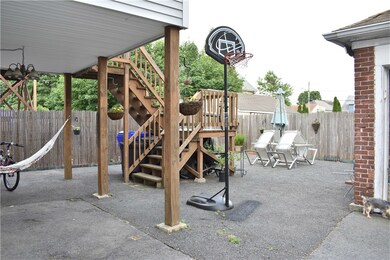 99 Robinson Ave, Pawtucket, RI 02861 - photo 6