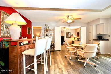 10527 W Highwood Ln, Sun City, AZ 85373 - photo 4