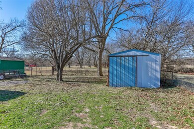 1111 S Taylor St, Gainesville, TX 76240 - photo 5