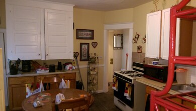 946upperkitchen