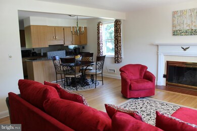 6806 Collinsdale Rd, Parkville, MD 21234 - photo 6