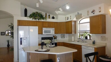 Kitchen 3709WBlackhawk