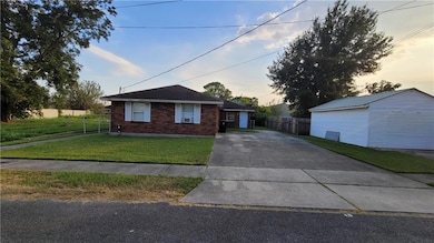 204 5th St, Chalmette, LA 70043 - photo 2