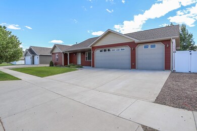 3 Car garage