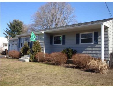 206 Vineyard Rd, Warwick, RI 02889 - photo 2