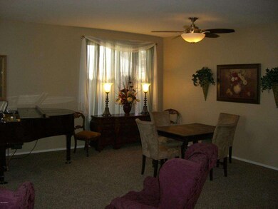 FORMAL LIVING & DINING