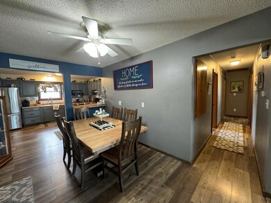 608 S 5th St, La Crescent, MN 55947 - photo 3