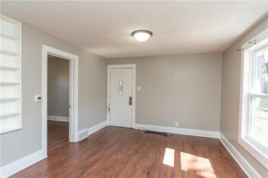 3922 13th St, Des Moines, IA 50313 - photo 6