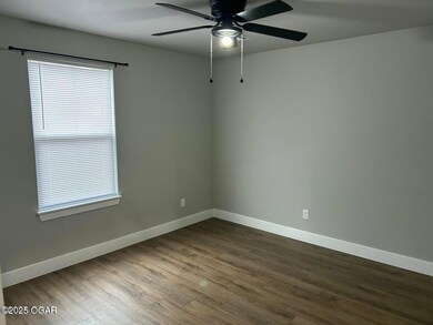 1319 W Broadway St, Webb City, MO 64870 - photo 5