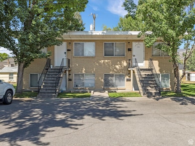 4-plex building exterior view