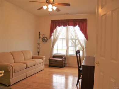 1925 Alexander Dr, Macungie, PA 18062 - photo 4